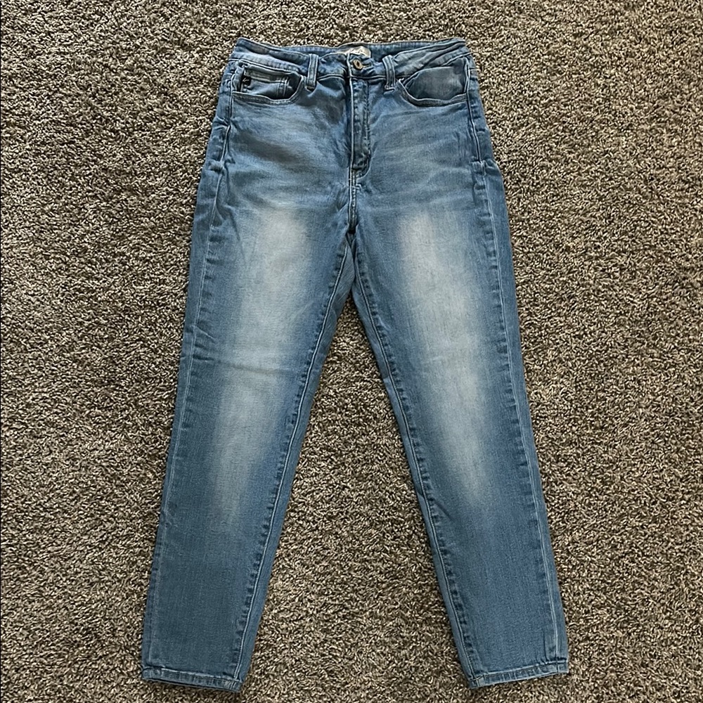 Blue Boyfriend Jeans with Faded Appearance and Straight Leg Style